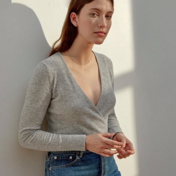 ✨NWT✨ EVERLANE The Cashmere Wrap Sweater in Heather Grey Gray Sz Medium - Picture 1 of 8
